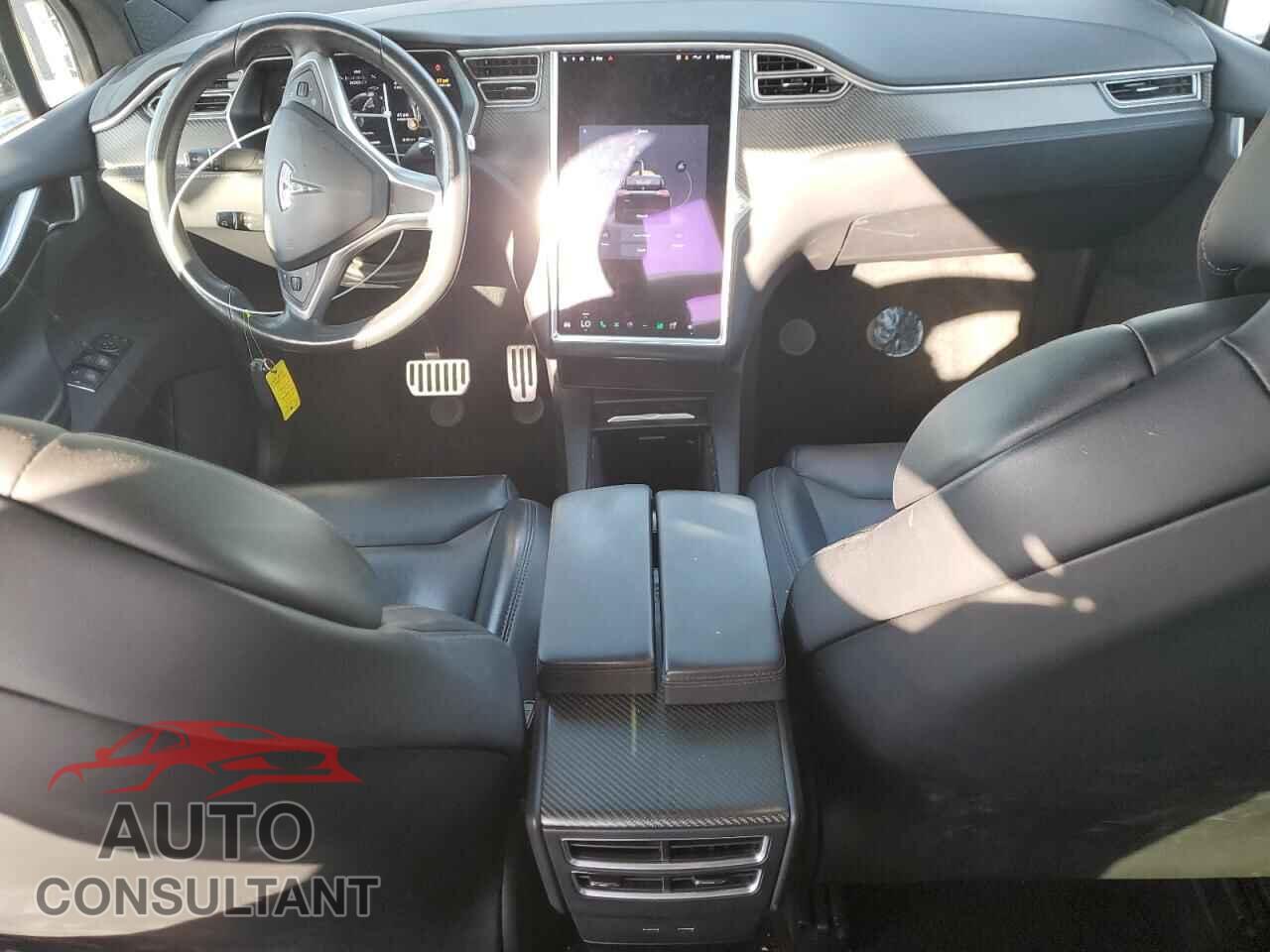 TESLA MODEL X 2017 - 5YJXCBE21HF067067