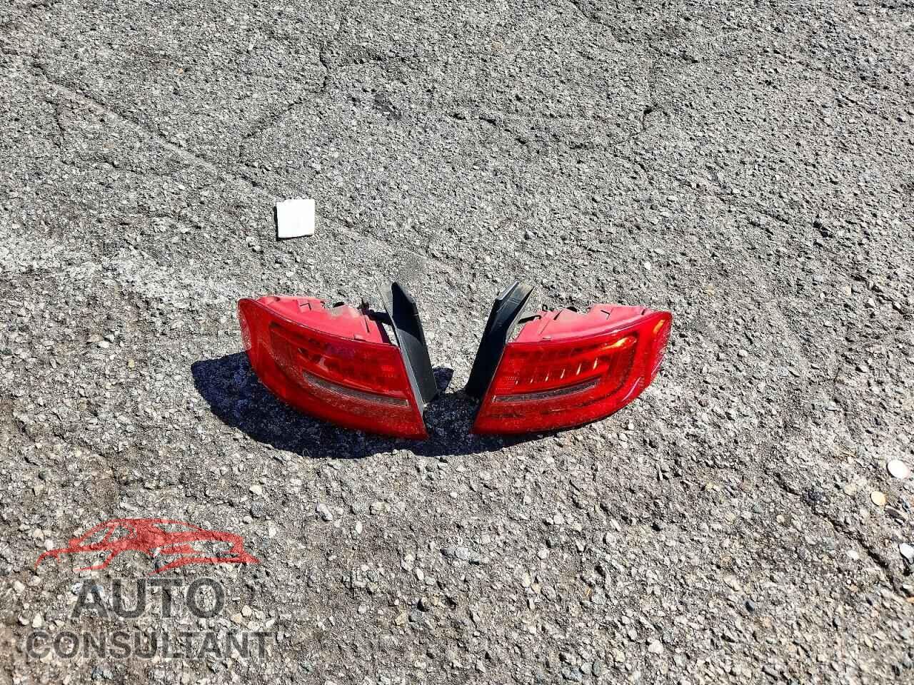 AUDI A4 PREMIUM 2013 - WAUFFAFL8DN024178