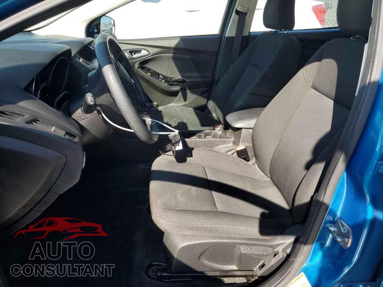 FORD FOCUS 2016 - 1FADP3K23GL358656