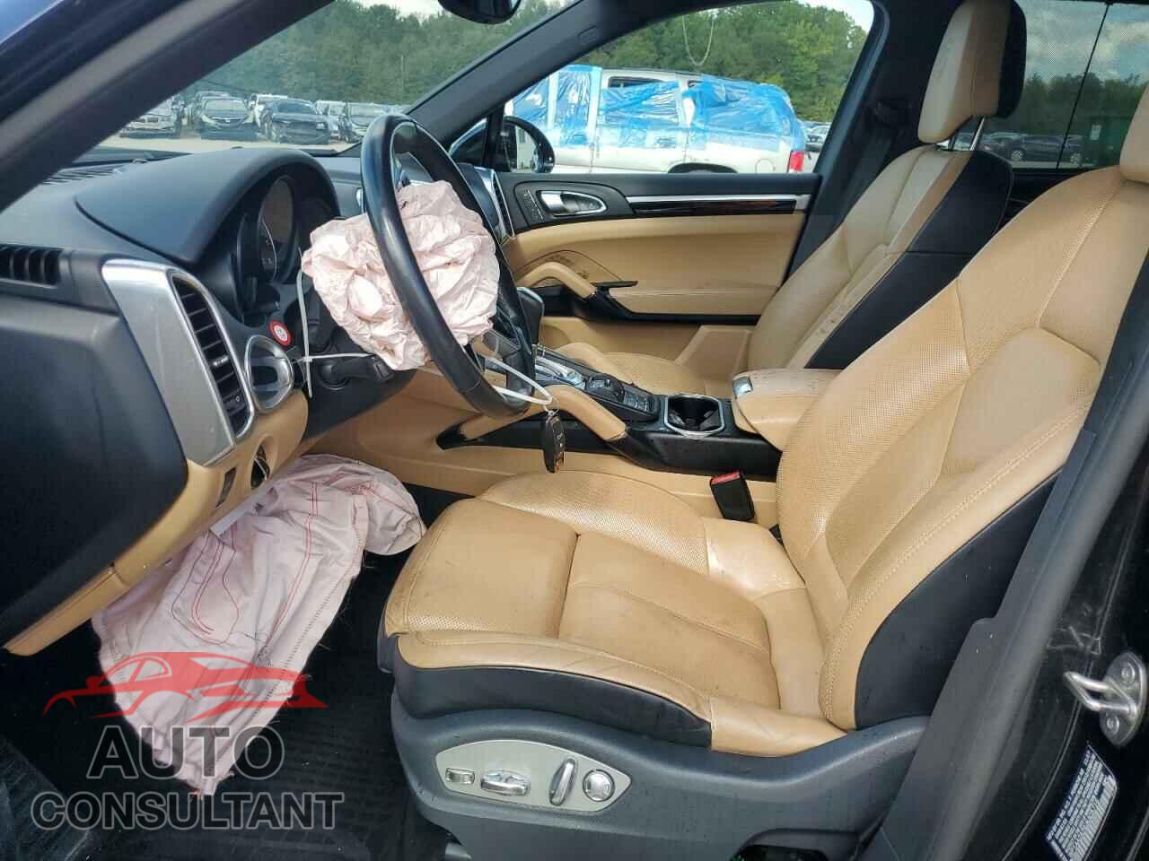 PORSCHE CAYENNE 2018 - WP1AA2A29JKA05716