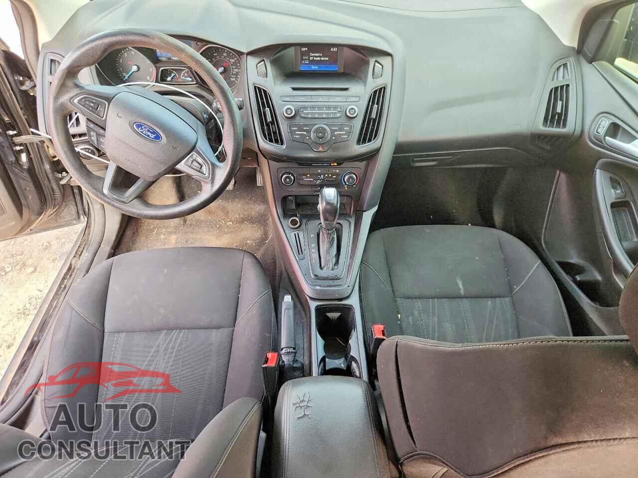 FORD FOCUS 2016 - 1FADP3F22GL305652