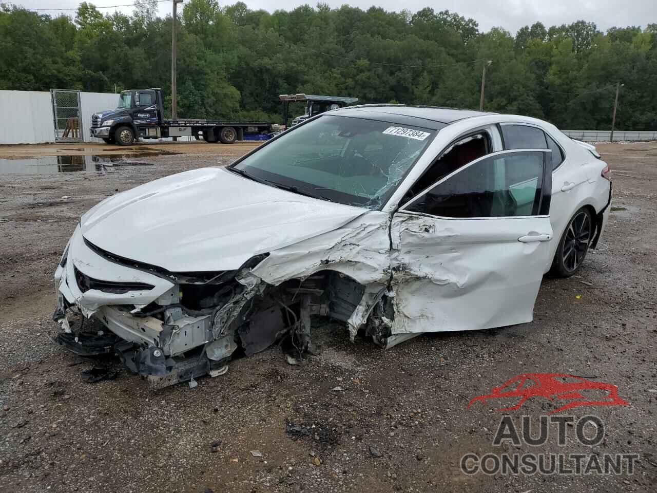 TOYOTA CAMRY 2018 - 4T1B61HK4JU647672