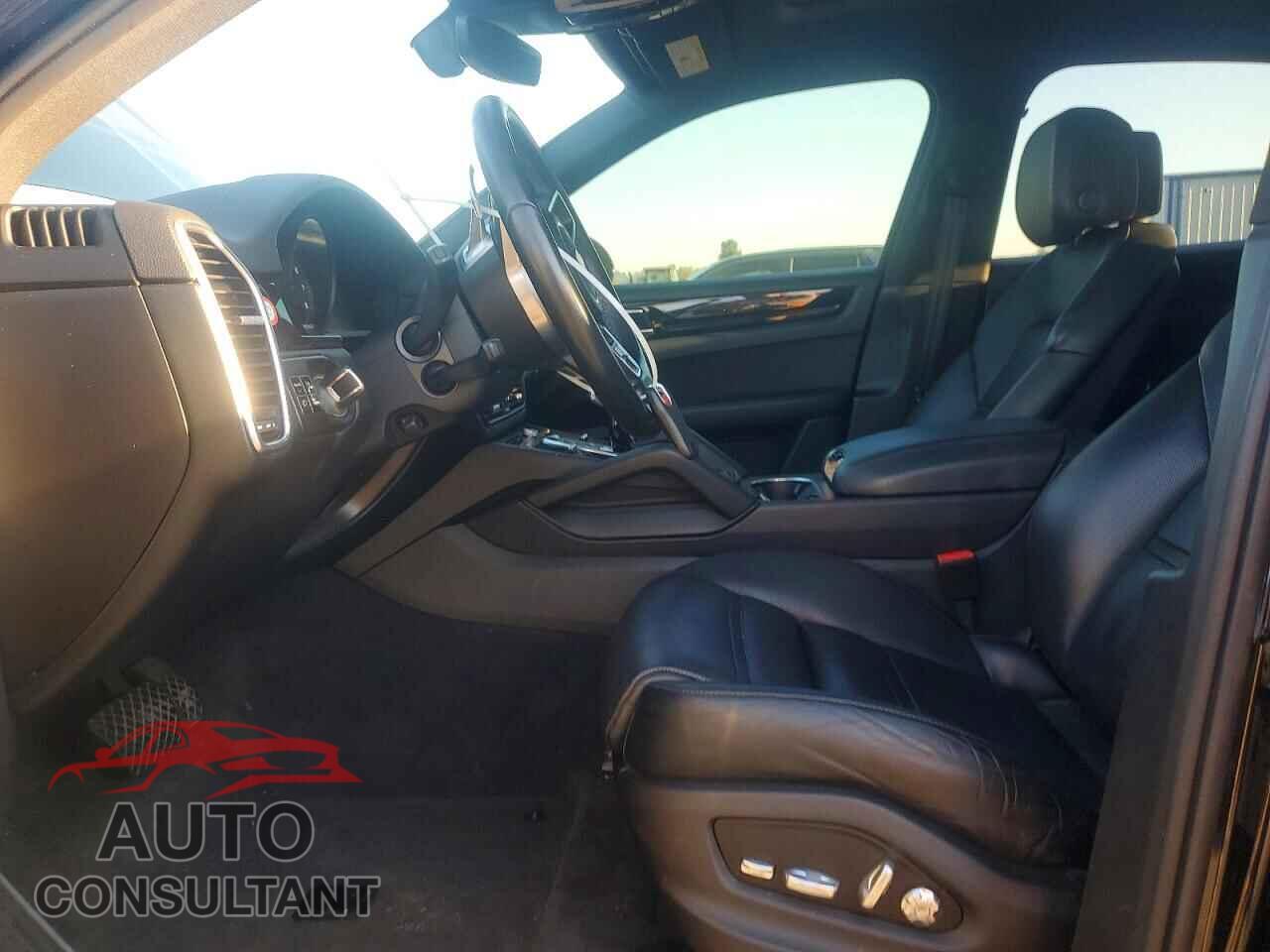 PORSCHE CAYENNE 2020 - WP1AA2AY2LDA10042