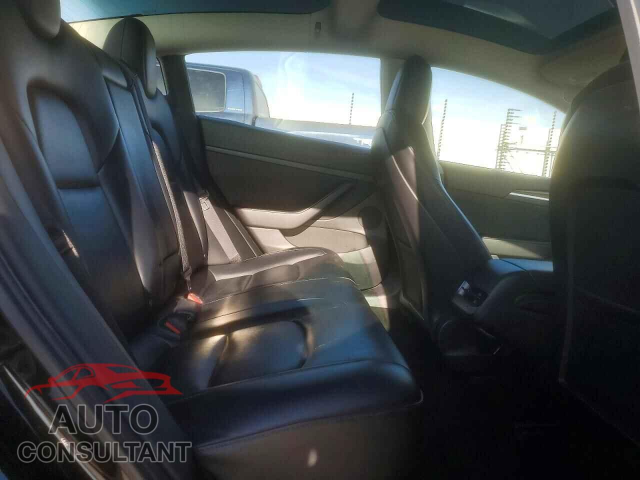 TESLA MODEL 3 2022 - 5YJ3E1EA7NF369985