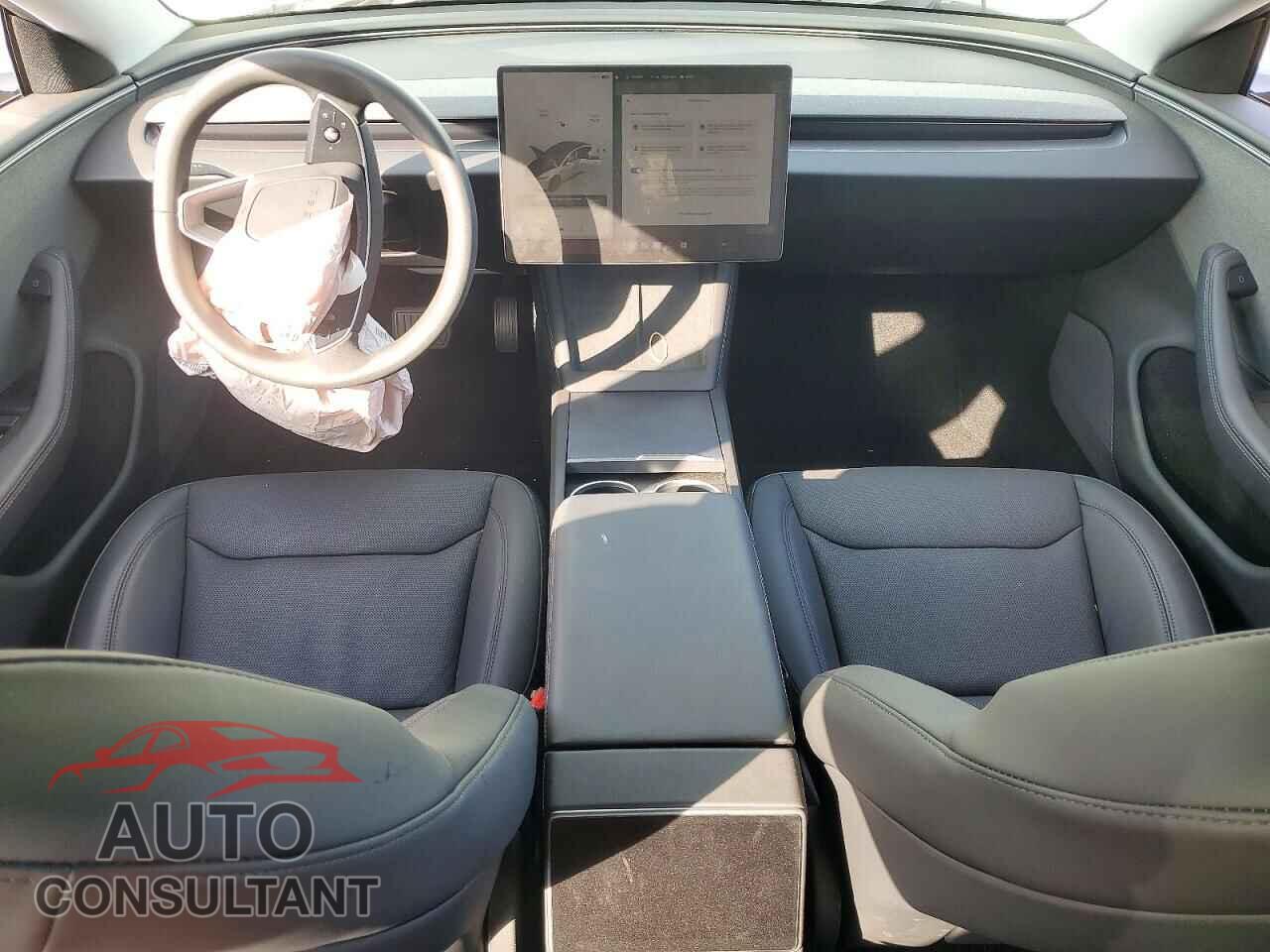 TESLA MODEL 3 2026 - 5YJ3E1EA3TF190033
