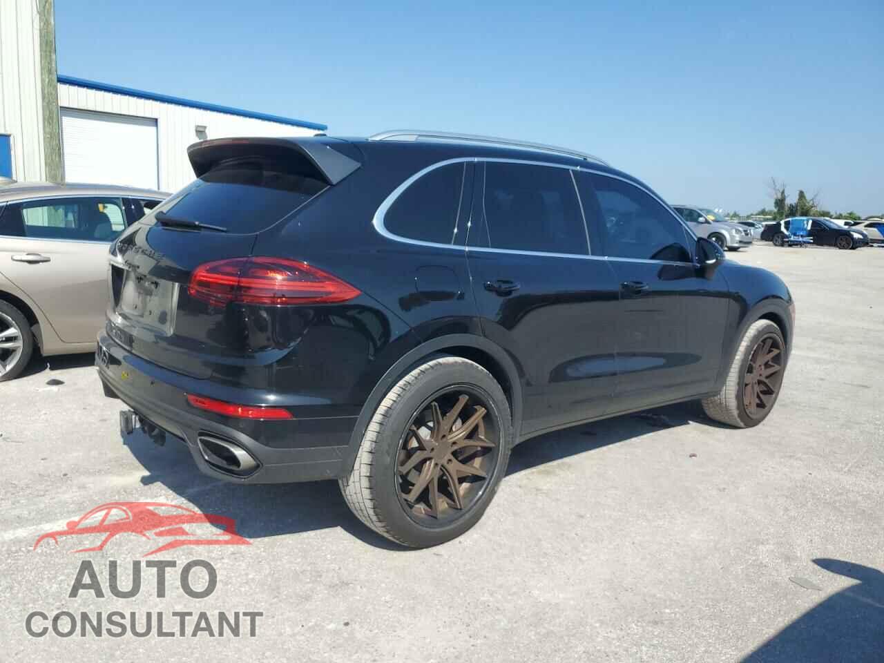PORSCHE CAYENNE 2016 - WP1AA2A24GLA00880