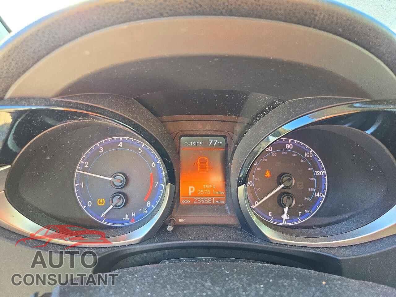 TOYOTA COROLLA 2015 - 2T1BURHE9FC366331