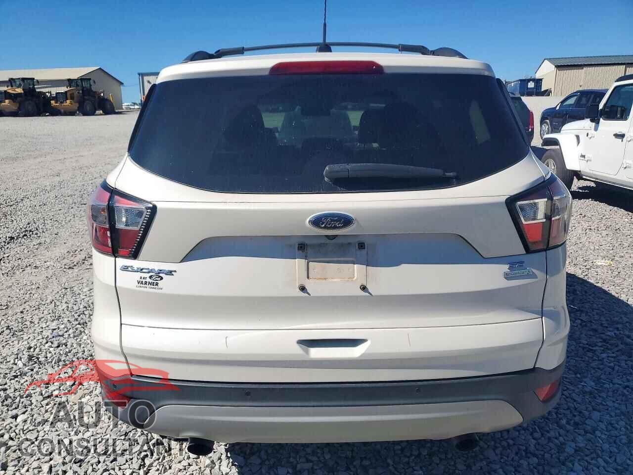 FORD ESCAPE 2017 - 1FMCU0GD5HUE51533