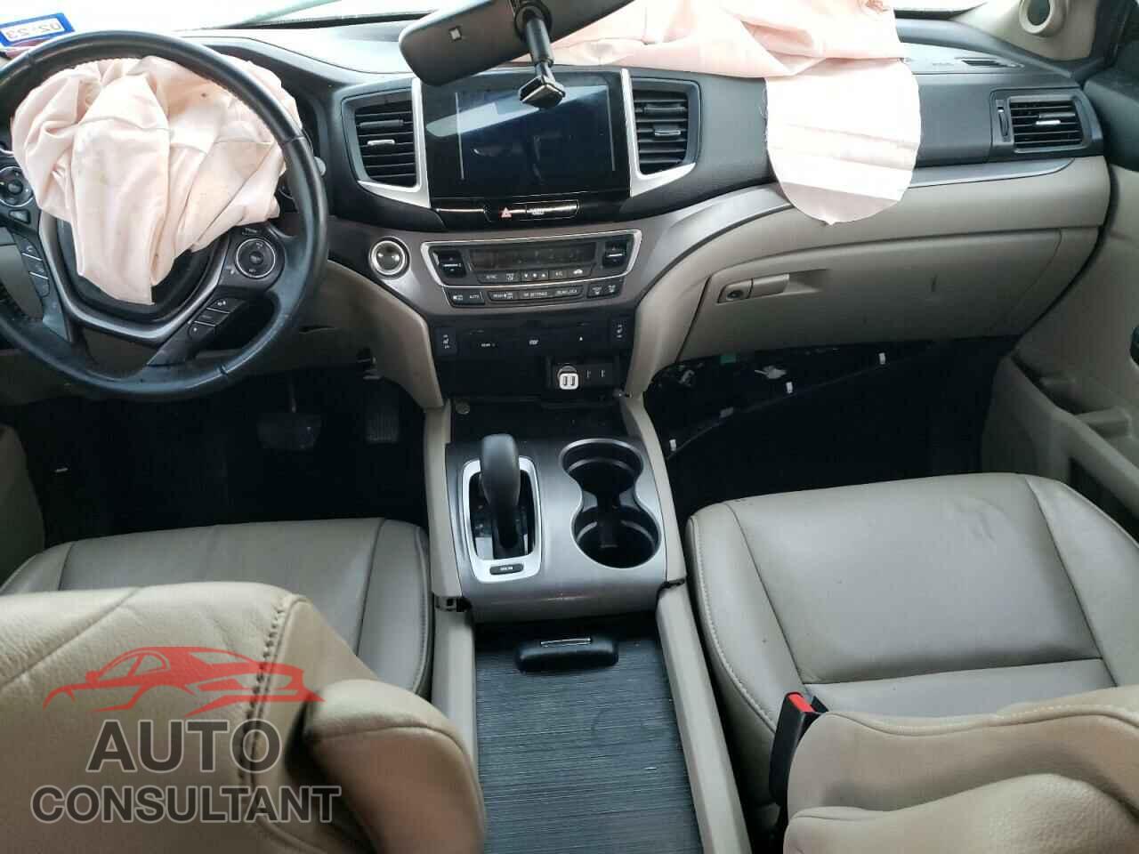 HONDA PILOT 2017 - 5FNYF5H87HB014175