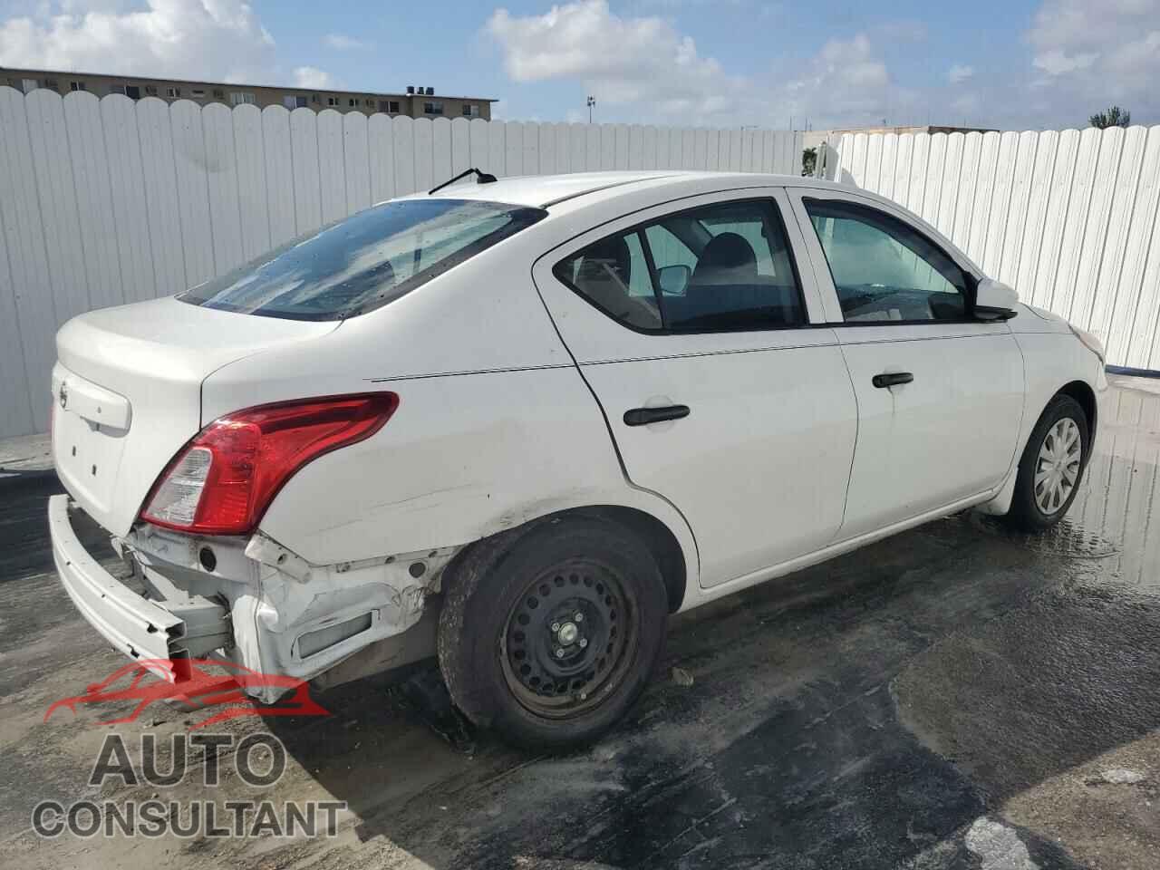 NISSAN VERSA 2017 - 3N1CN7AP3HL833361