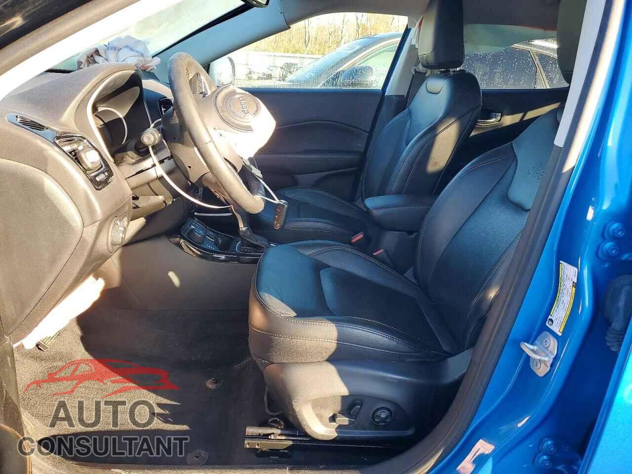 JEEP COMPASS 2018 - 3C4NJDCB1JT355352