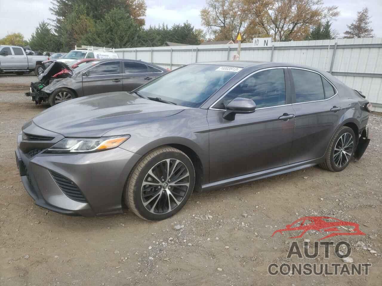 TOYOTA CAMRY 2018 - 4T1B11HK8JU055044
