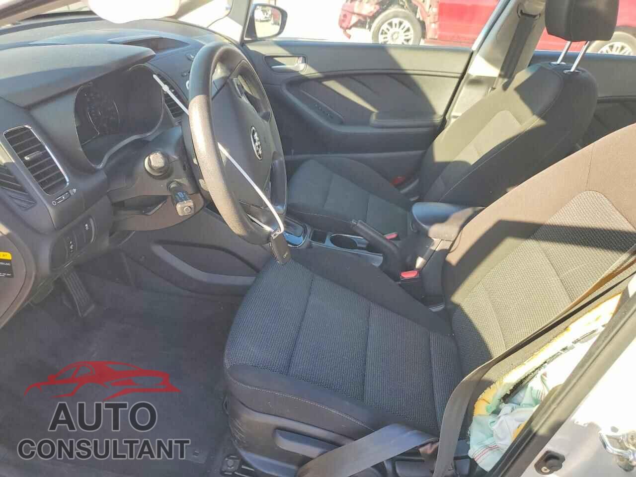 KIA FORTE 2017 - 3KPFK4A76HE035765