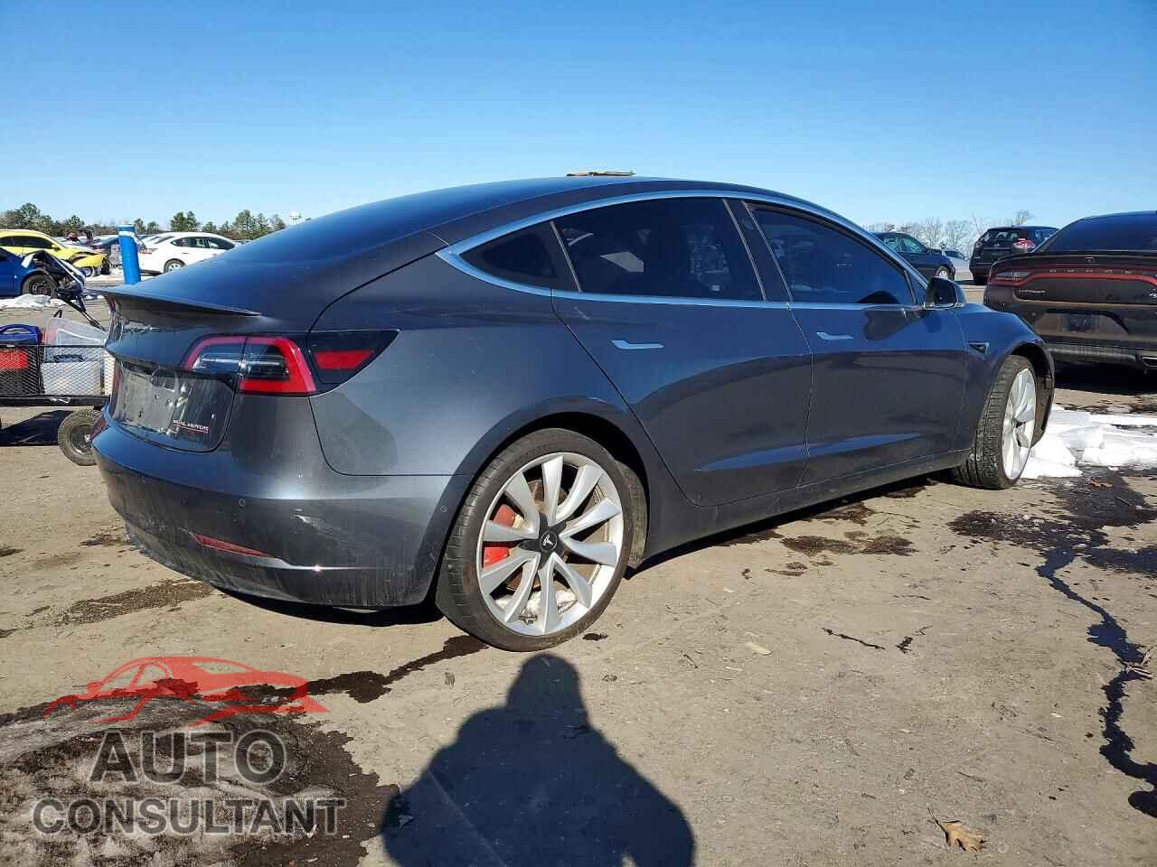 TESLA MODEL 3 2018 - 5YJ3E1EB4JF083319