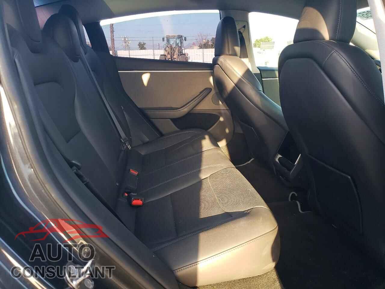 TESLA MODEL 3 2024 - 5YJ3E1EA0RF745366