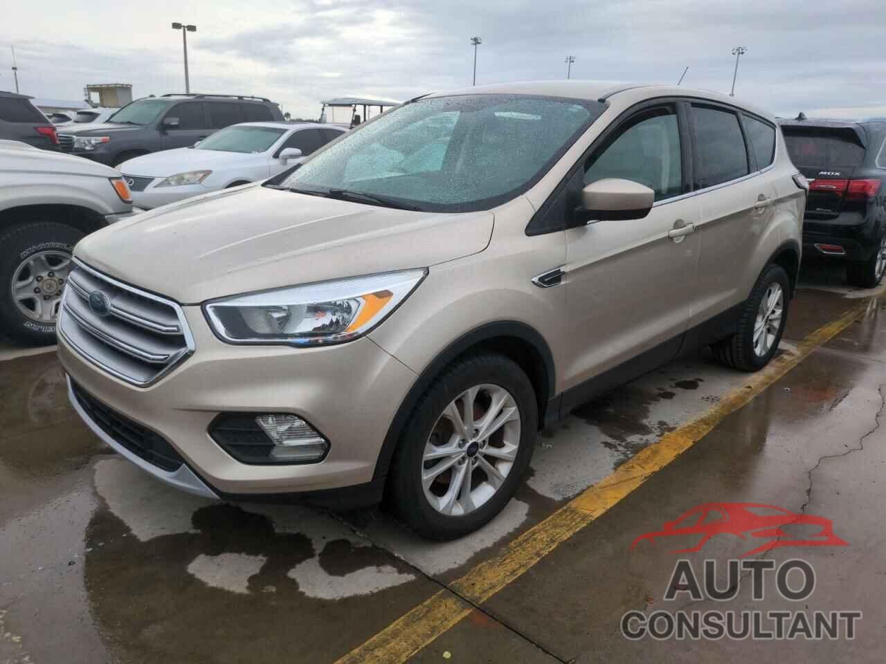 FORD ESCAPE 2017 - 1FMCU0GDXHUE64858