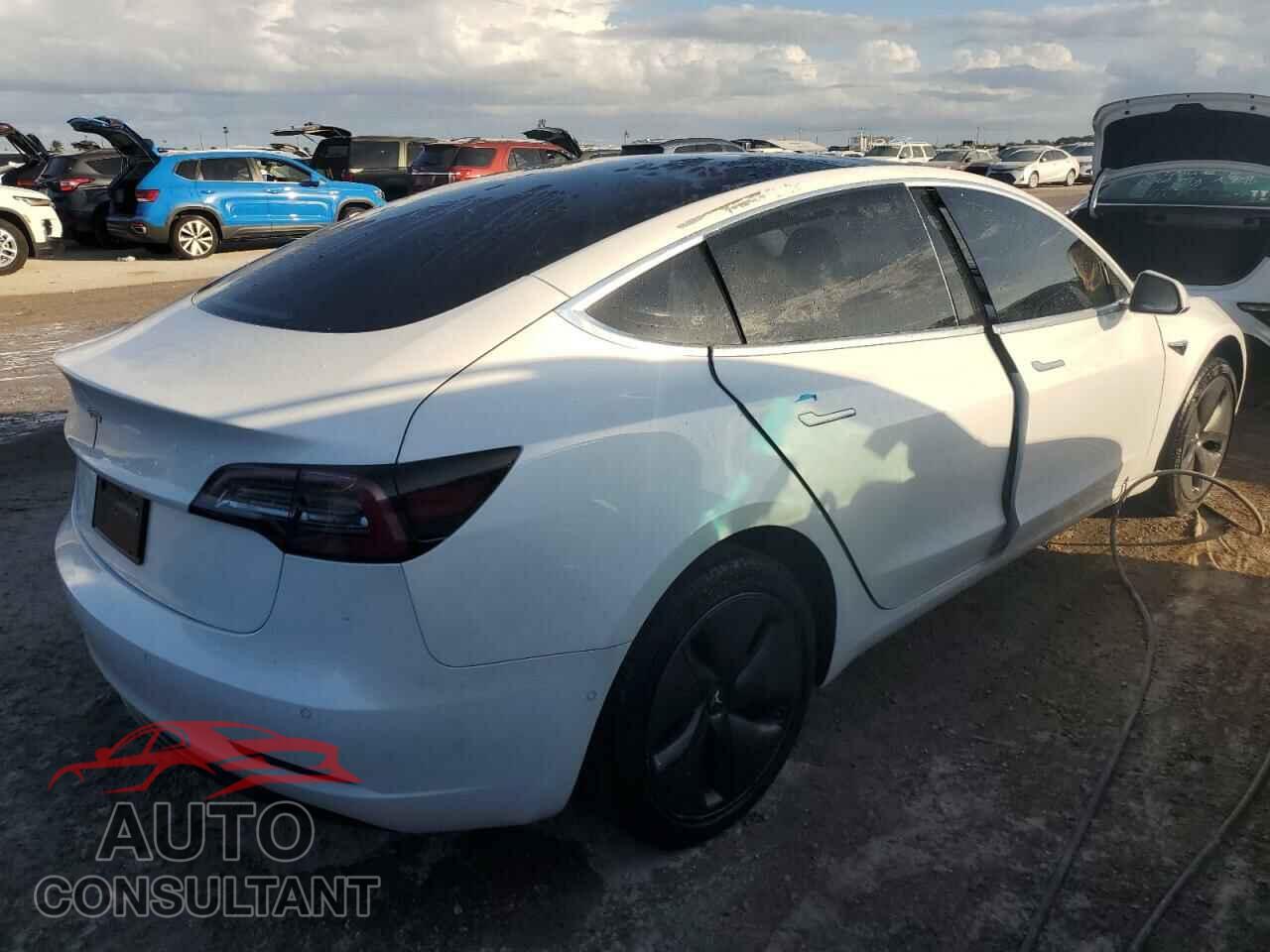 TESLA MODEL 3 2019 - 5YJ3E1EA7KF483285