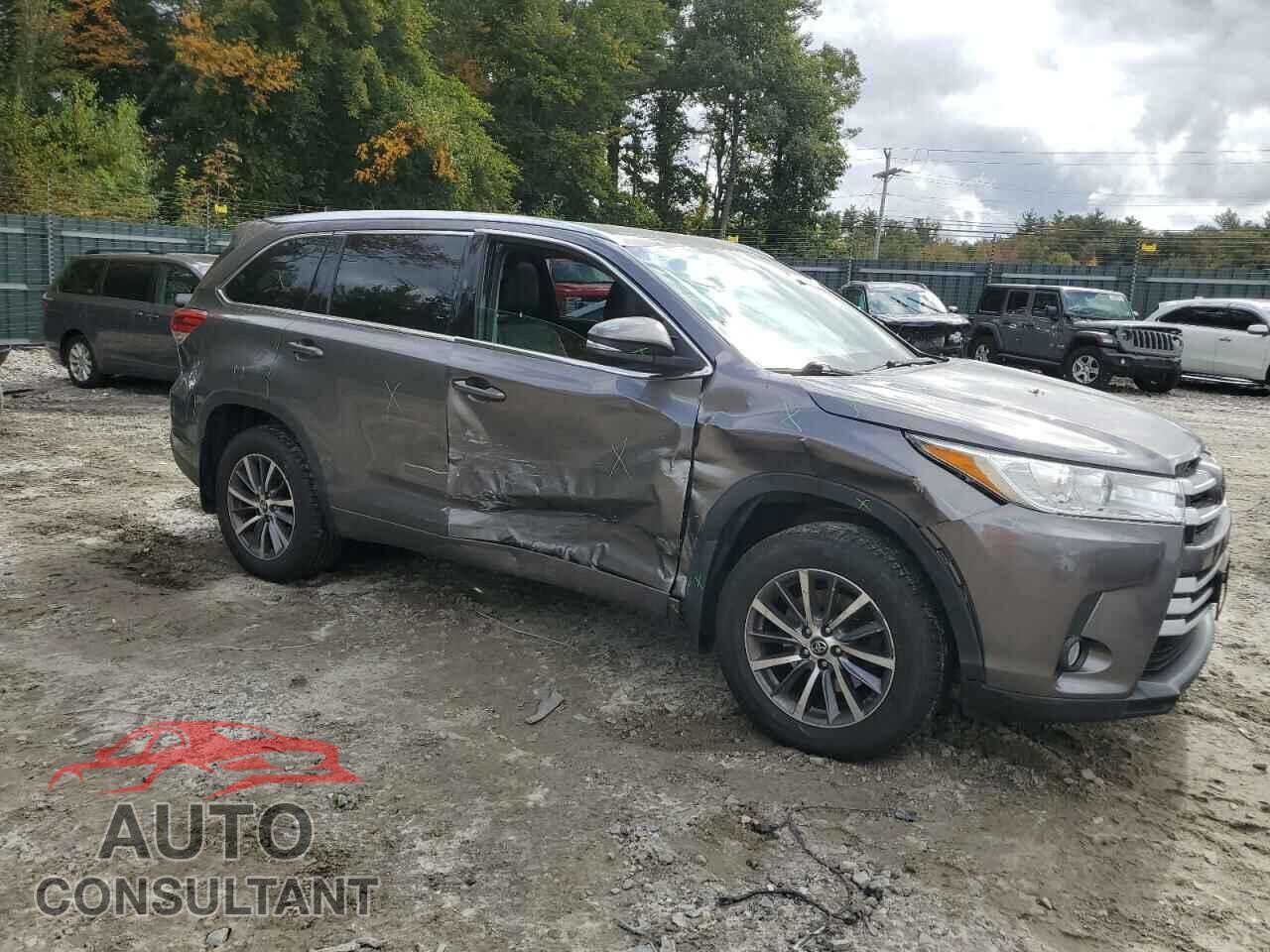 TOYOTA HIGHLANDER 2018 - 5TDJZRFH3JS875194