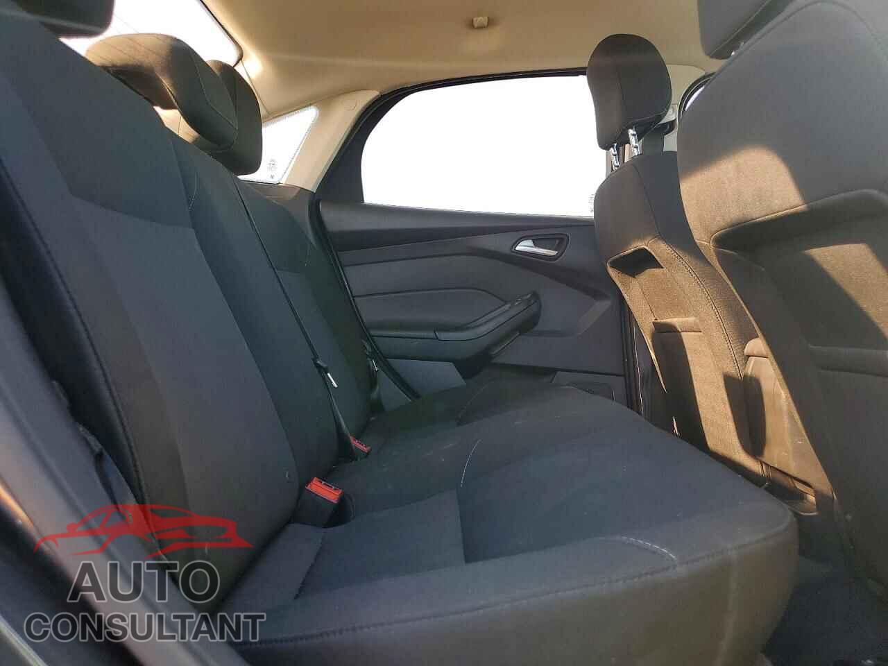 FORD FOCUS 2017 - 1FADP3F25HL236036