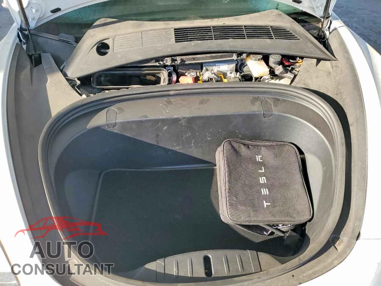 TESLA MODEL 3 2018 - 5YJ3E1EA5JF062941