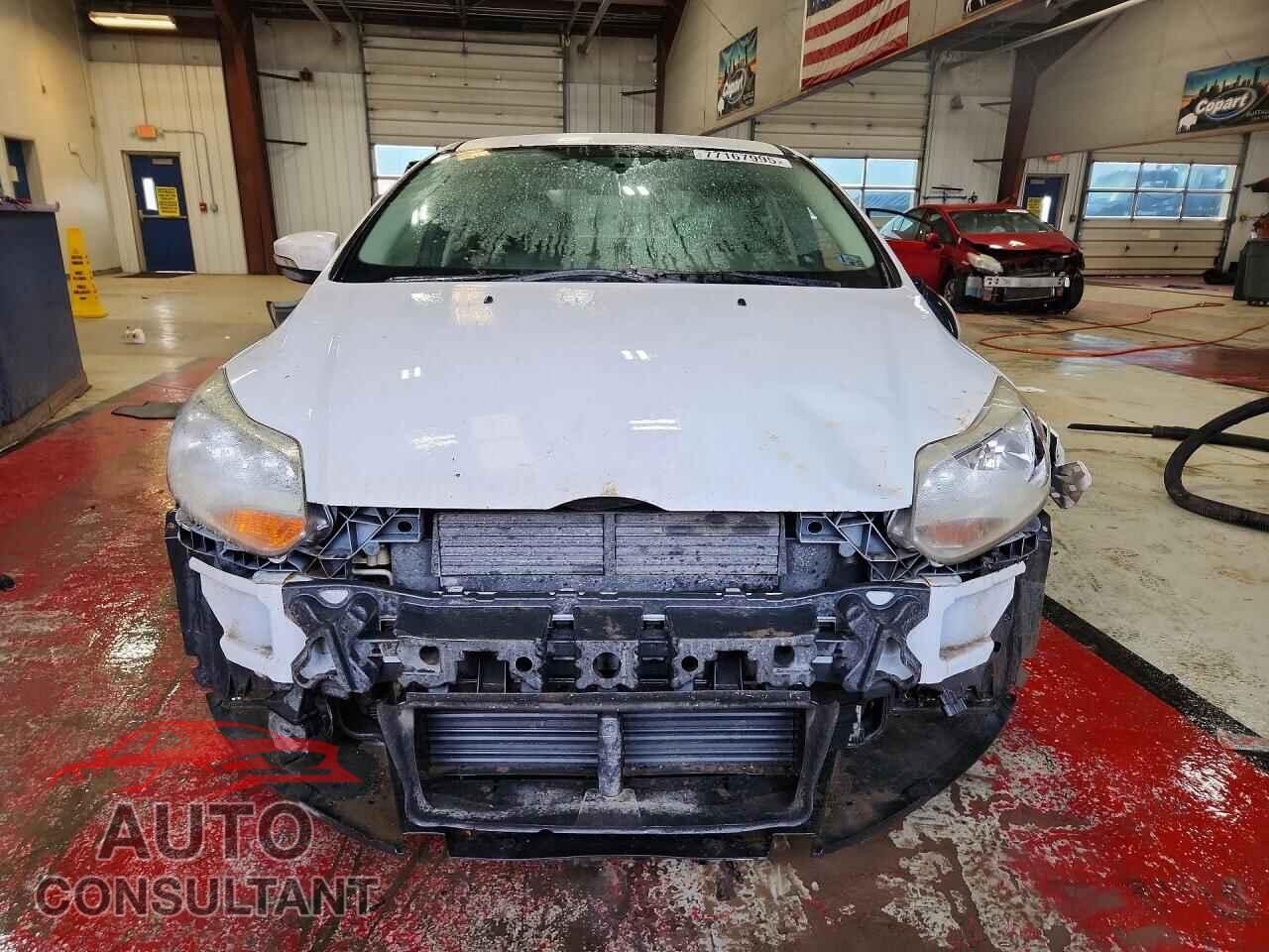 FORD FOCUS 2014 - 1FADP3F26EL202408