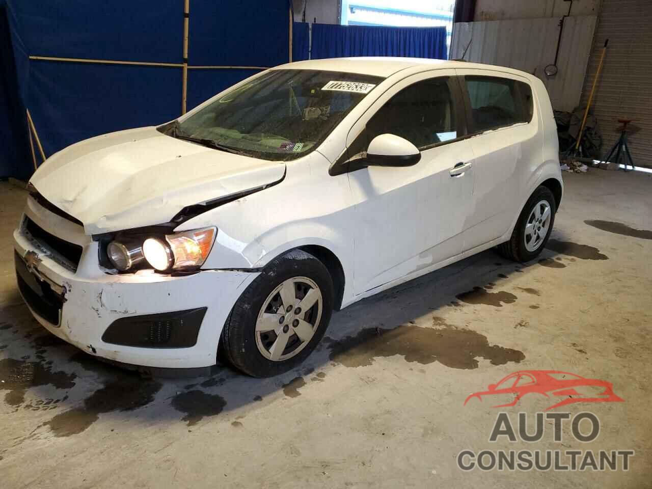 CHEVROLET SONIC 2015 - 1G1JA6SH2F4189509