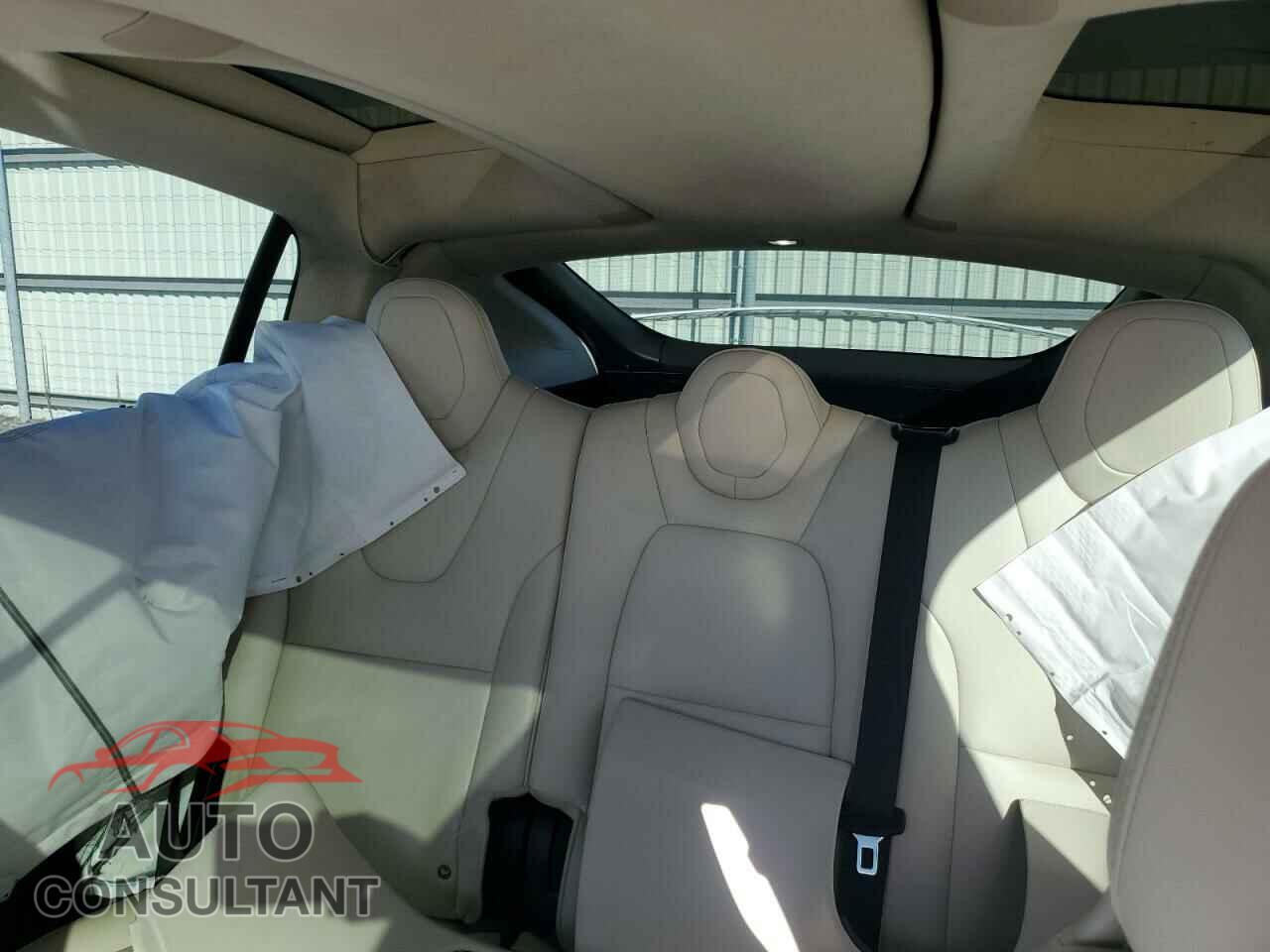 TESLA MODEL X 2018 - 5YJXCDE22JF121901