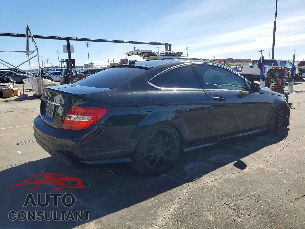 MERCEDES-BENZ C-CLASS 2012 - WDDGJ4HB0CF940251