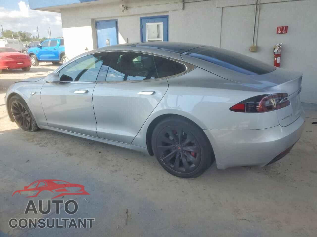 TESLA MODEL S 2016 - 5YJSA1E27GF160152