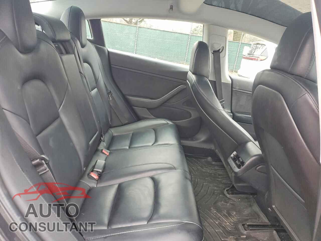 TESLA MODEL 3 2019 - 5YJ3E1EB3KF386853