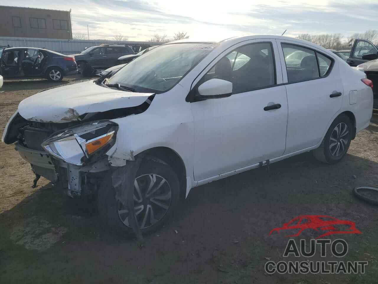 NISSAN VERSA 2018 - 3N1CN7AP7JL859497