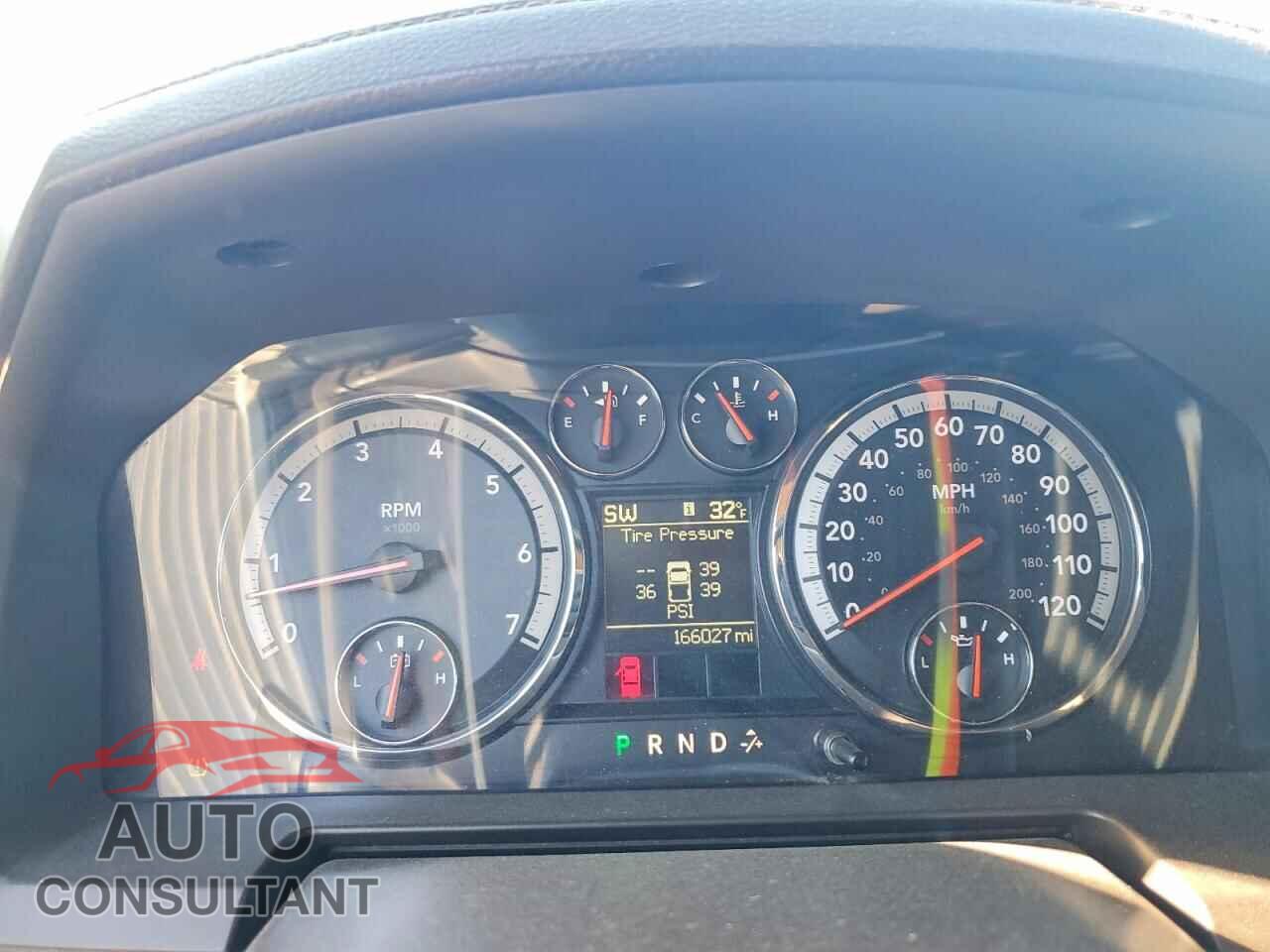 DODGE RAM 1500 2012 - 1C6RD7NT0CS115365
