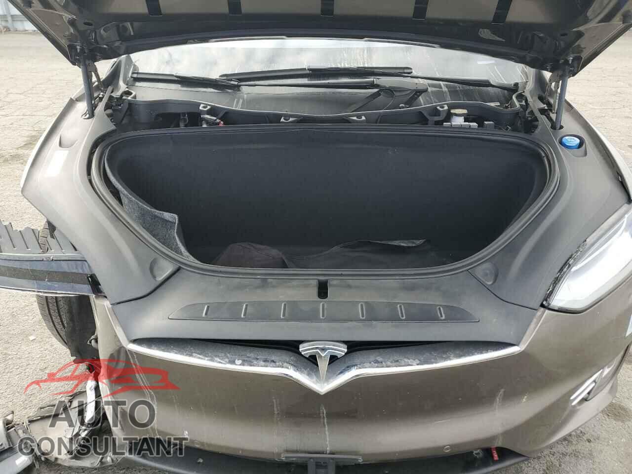 TESLA MODEL X 2016 - 5YJXCBE48GF001132