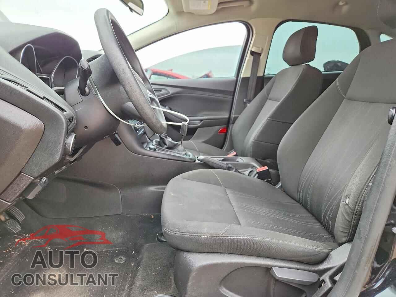 FORD FOCUS 2017 - 1FADP3E29HL263337