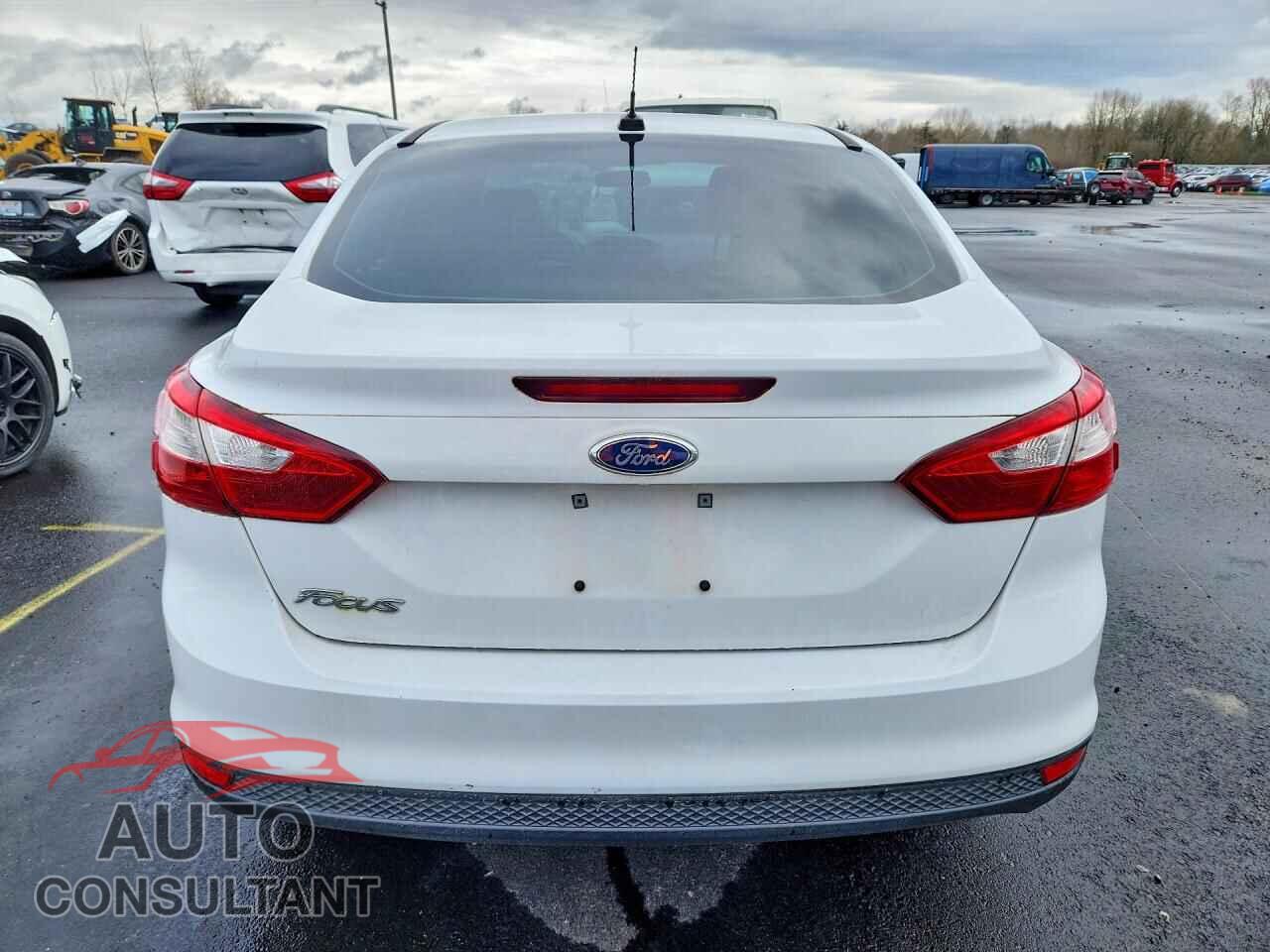 FORD FOCUS 2014 - 1FADP3E21EL112830