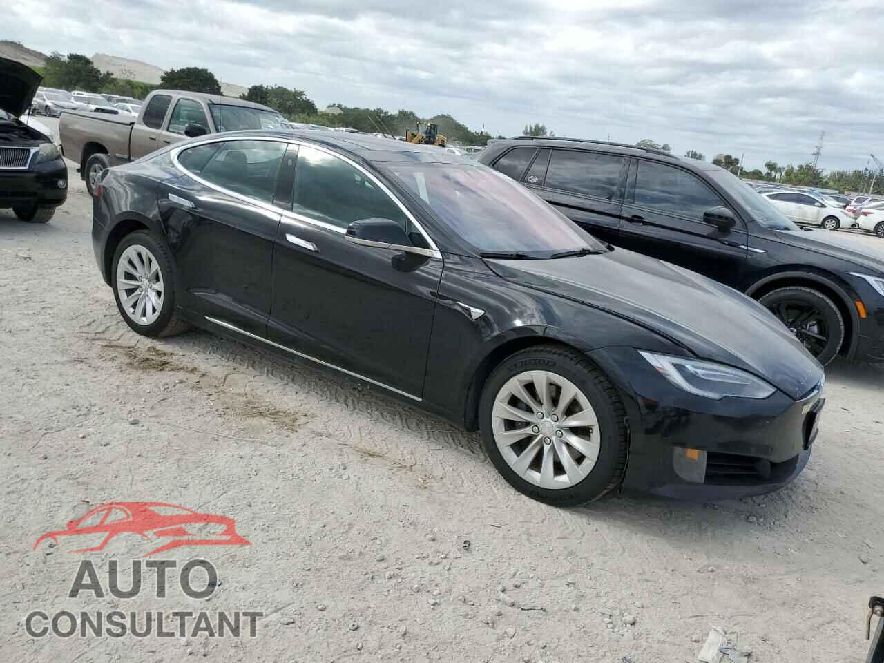 TESLA MODEL S 2017 - 5YJSA1E26HF199235