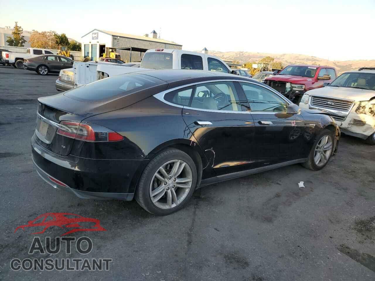 TESLA MODEL S 2015 - 5YJSA1E11FF117299