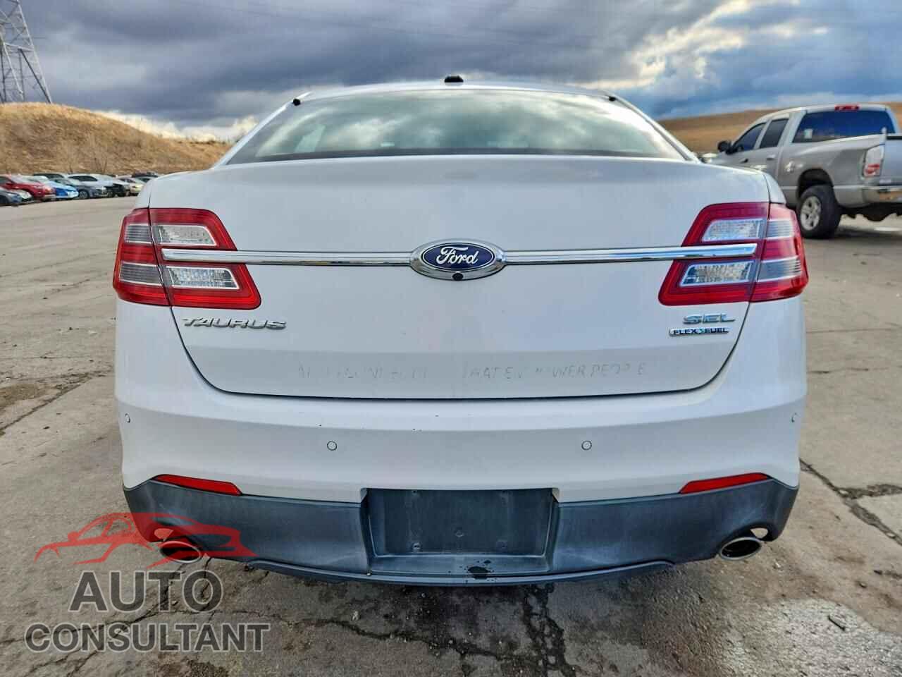 FORD TAURUS 2015 - 1FAHP2E86FG192331