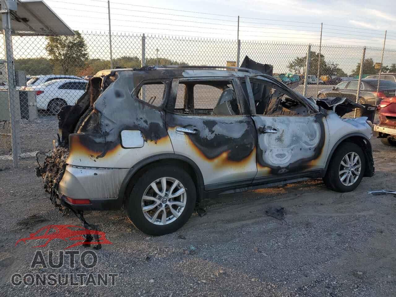 NISSAN ROGUE 2017 - KNMAT2MV2HP514836