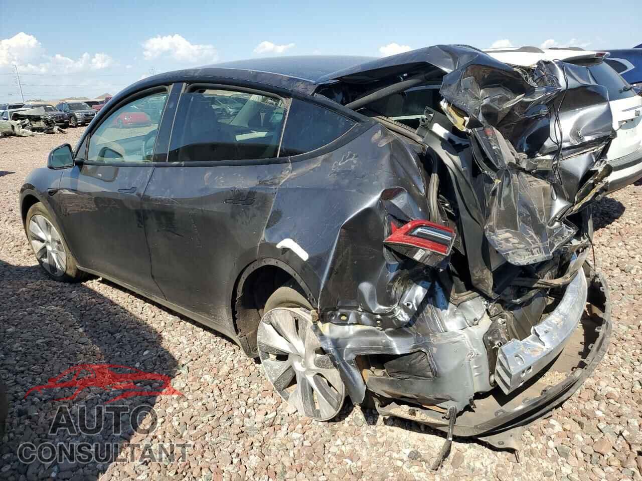 TESLA MODEL Y 2024 - 7SAYGAEE4RF077075