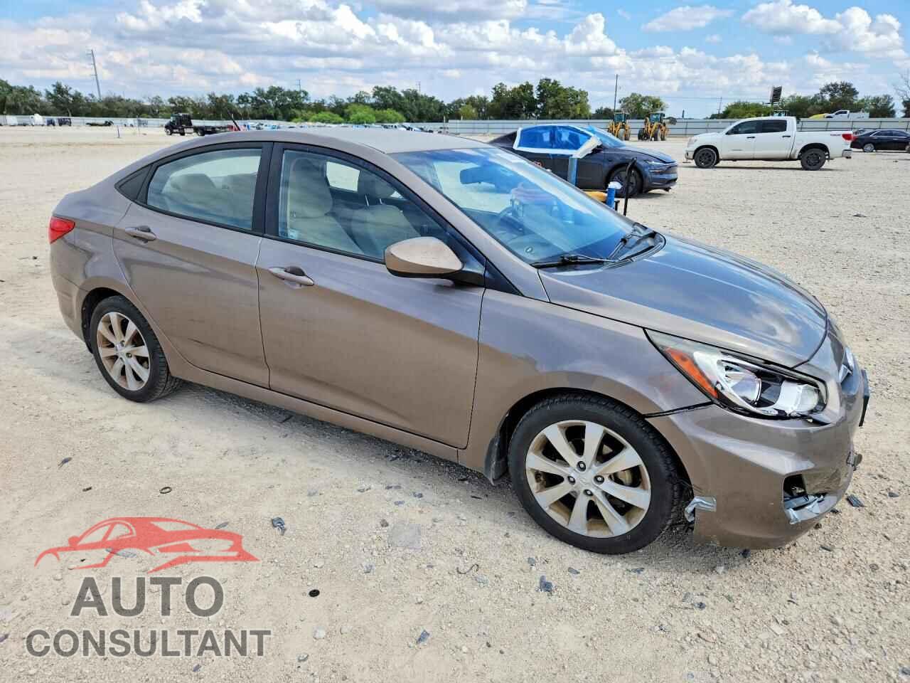 HYUNDAI ACCENT 2012 - KMHCU4AE5CU098440