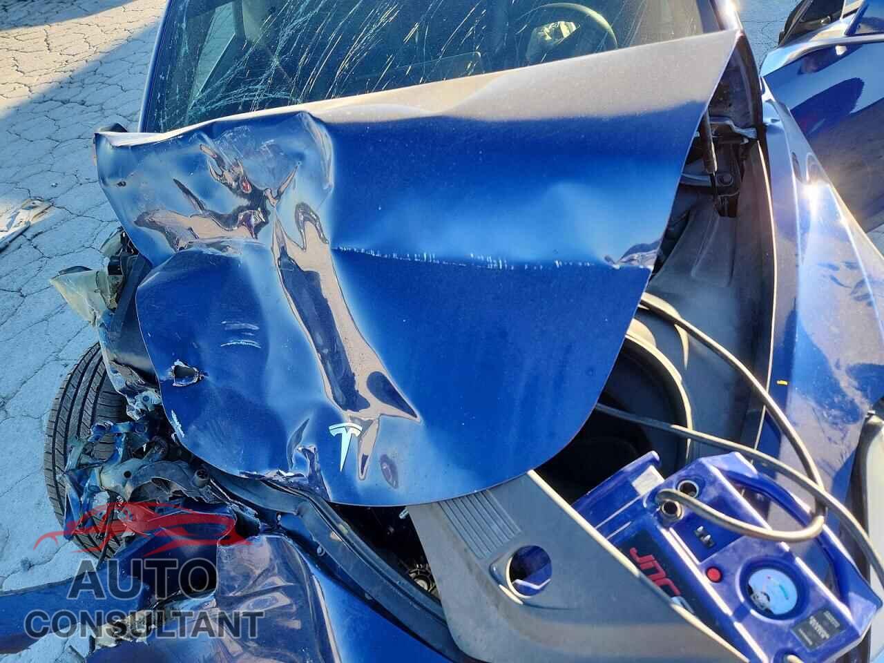 TESLA MODEL 3 2018 - 5YJ3E1EA8JF038424