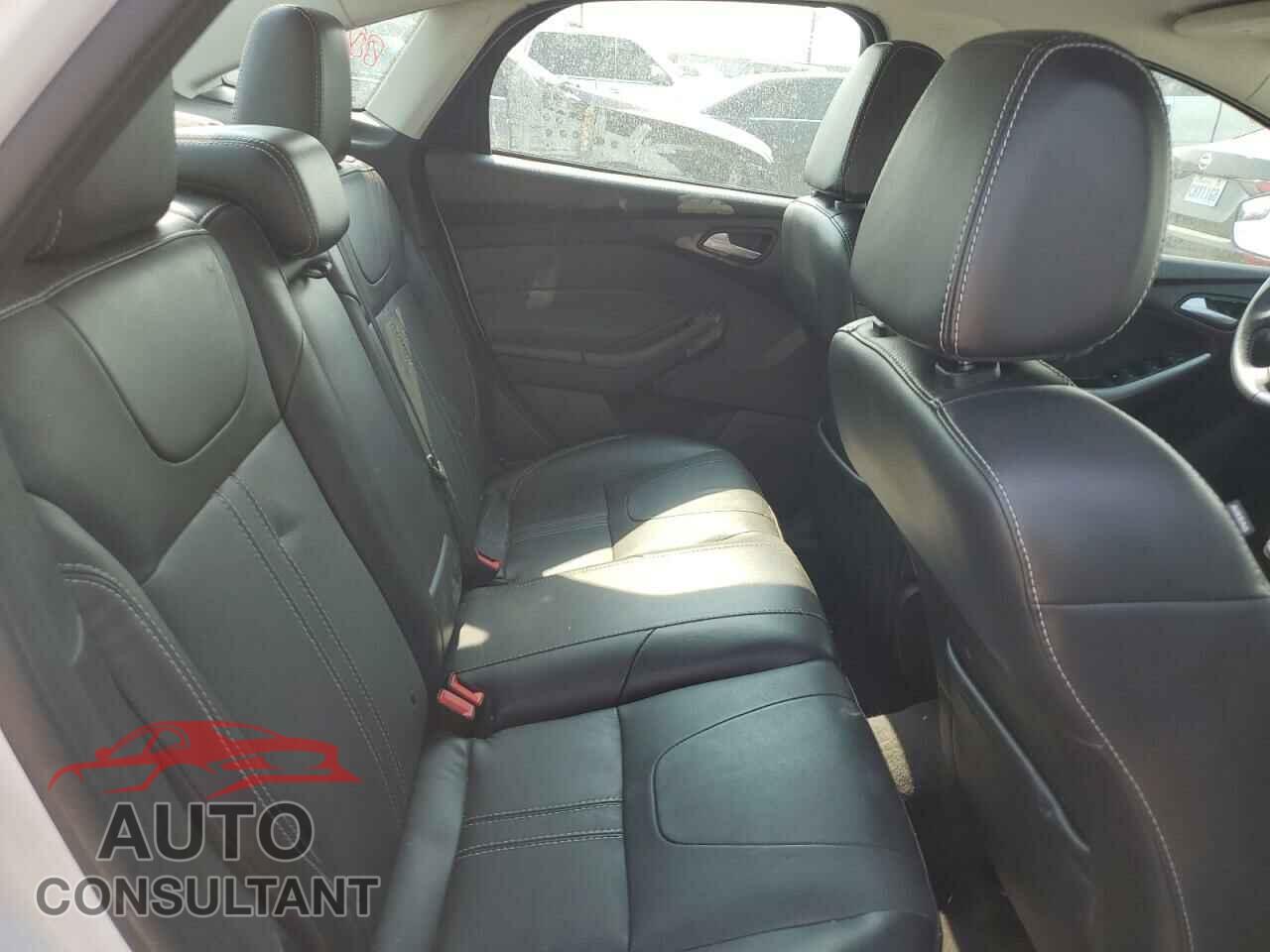 FORD FOCUS 2014 - 1FADP3F22EL110454