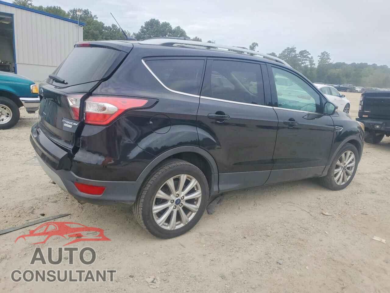 FORD ESCAPE 2017 - 1FMCU0JD2HUC07802