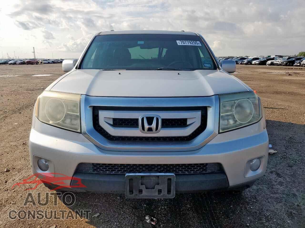 HONDA PILOT 2011 - 5FNYF3H97BB017646