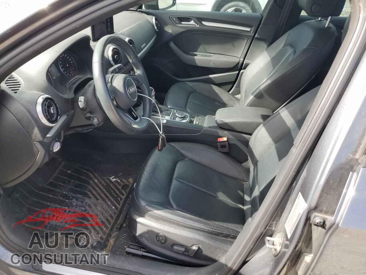 AUDI A3 2018 - WAUB8GFF2J1008244