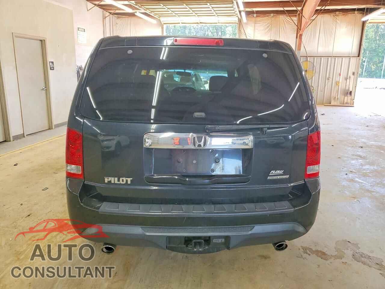 HONDA PILOT 2015 - 5FNYF3H30FB027663