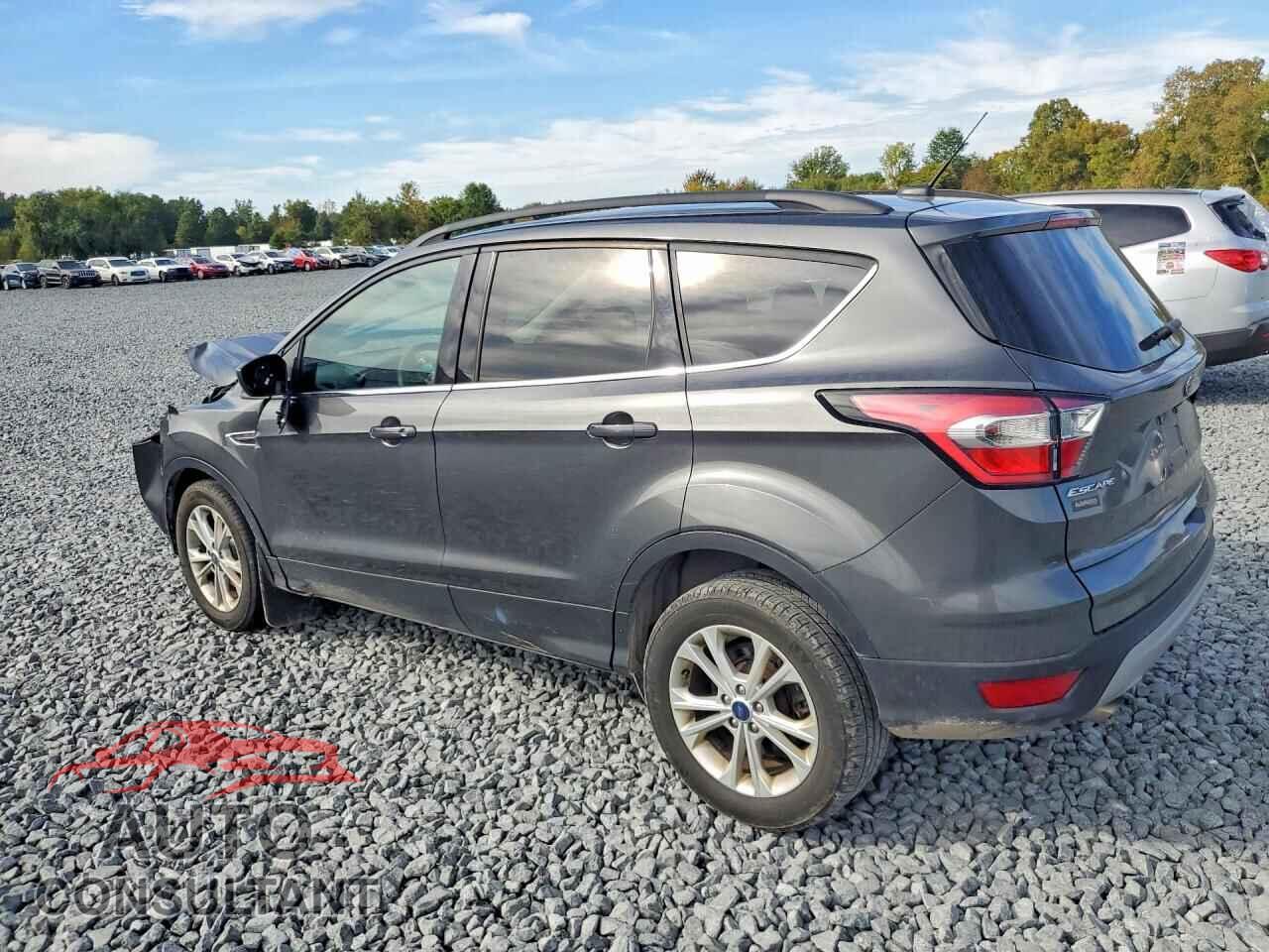 FORD ESCAPE 2017 - 1FMCU0GD7HUD26162