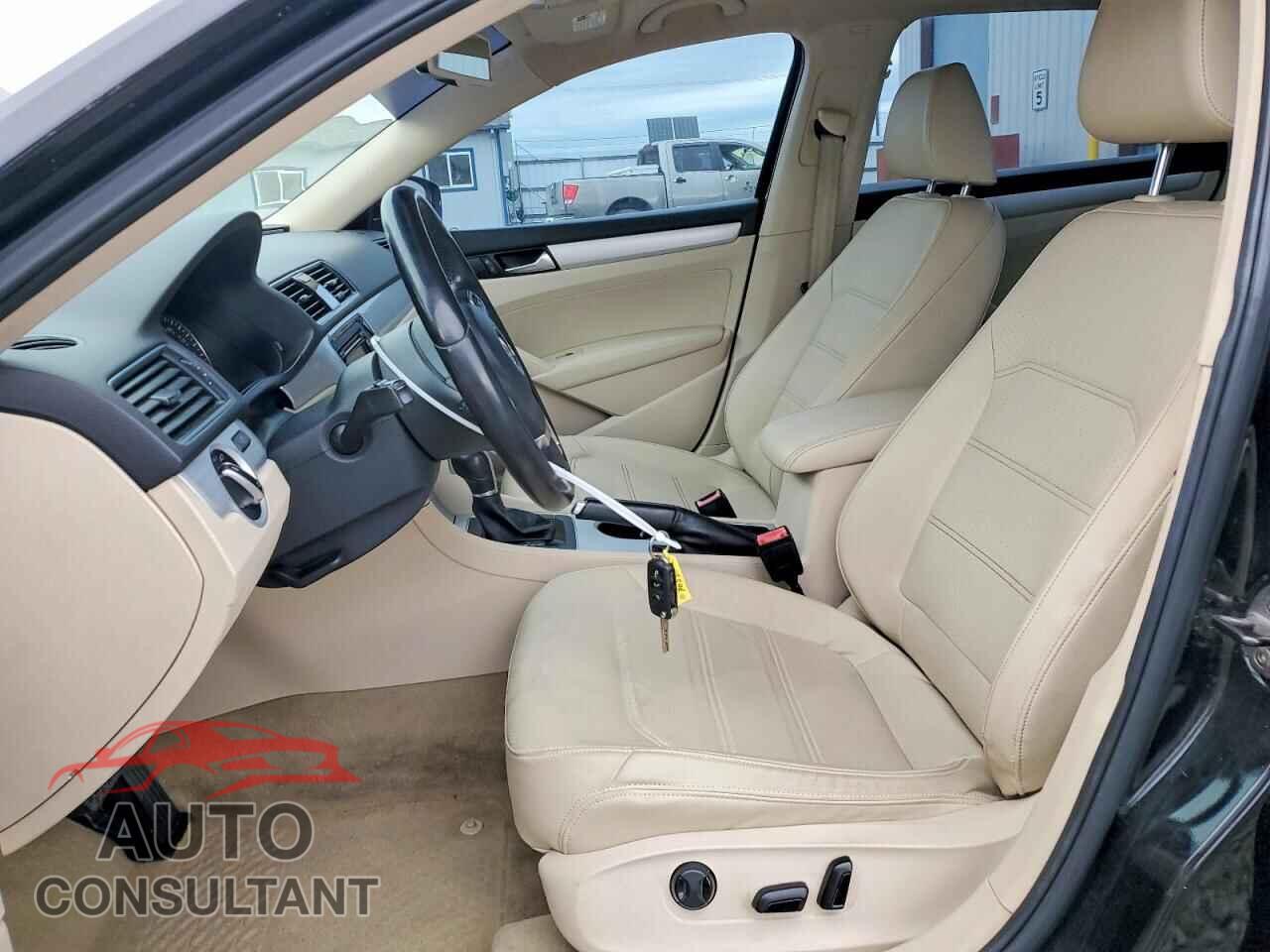 VOLKSWAGEN PASSAT 2013 - 1VWBP7A31DC102799