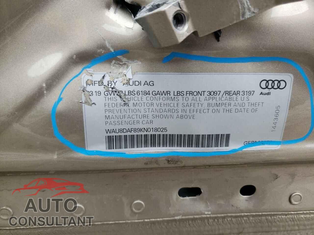 AUDI A8 2019 - WAU8DAF89KN018025